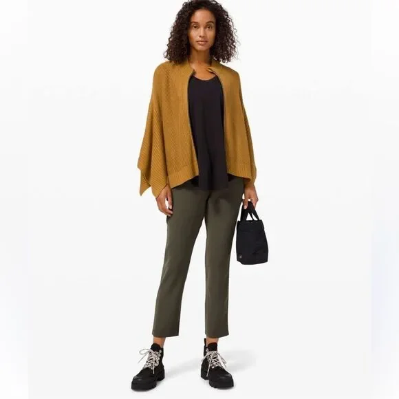 Lululemon Softer Still Wrap
Spiced Bronze - Picture 2 of 9